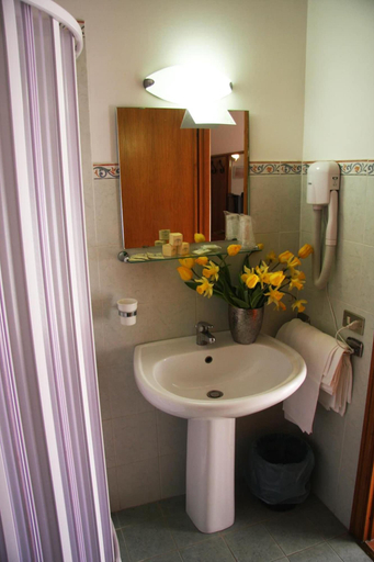 Bathroom 4, Hotel Los Angeles, Perugia