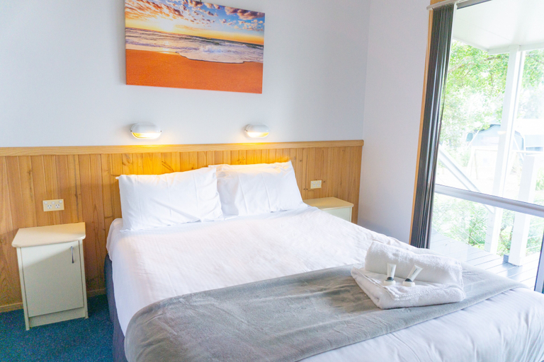 Bedroom 3, Thou Walla Sunset Retreat, Port Stephens
