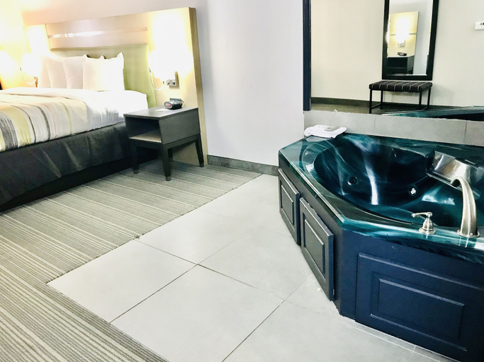 Bedroom 3, Country Inn & Suites by Radisson, Warner Robins, GA, Houston