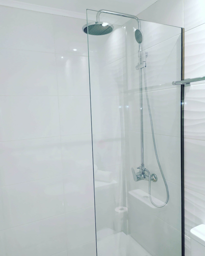 Bathroom 5, Orion Apartments, Crete