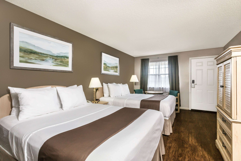 Bedroom 3, Super 8 by Wyndham Madison, Madison