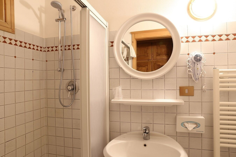 Bathroom 5, Baita Luleta, Sondrio