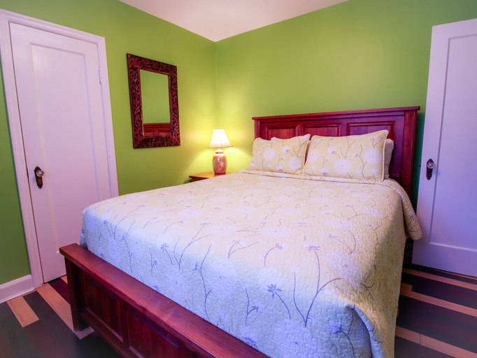 Bedroom 4, James Bay Inn Hotel & Suites, Capital