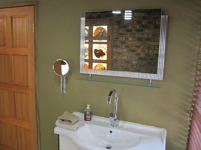 Bathroom 5, Aero Guest Lodge, Ekurhuleni