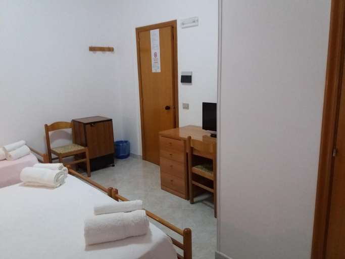 Bedroom 4, Hotel Europa, Ragusa