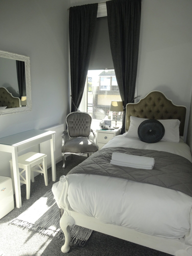 Bedroom 2, Elmswood Guest House, North Tyneside