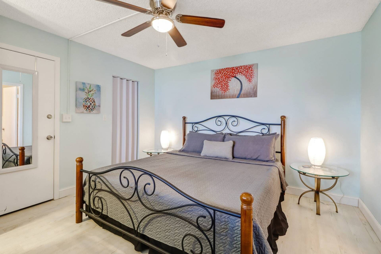 Bedroom, Beach & Tennis 1504, Lee