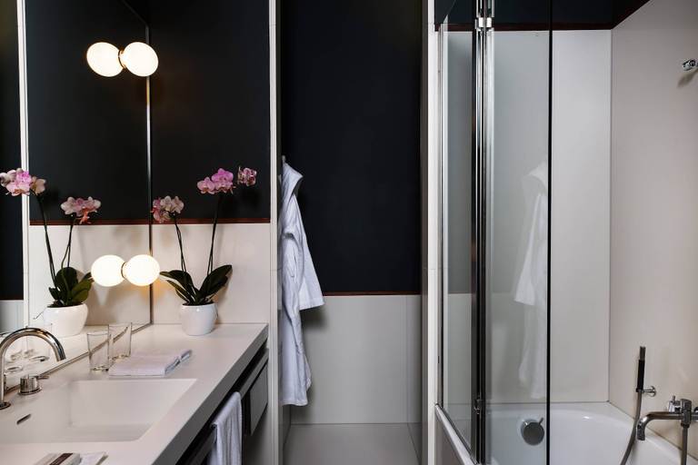 Bathroom 5, The Hotel Luzern, Autograph Collection, Luzern