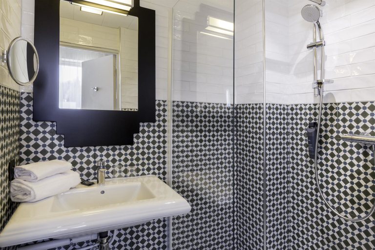 Bathroom 4, Best Western Hotel Journel Paris Sud, Essonne