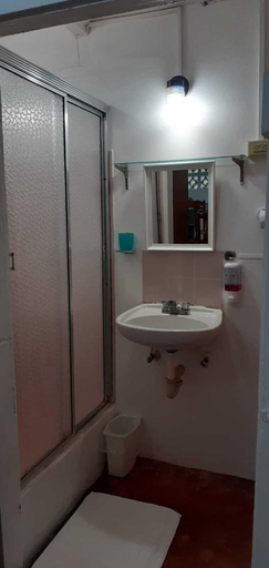 Bathroom 3, CHOLSON CHALETS LIMITED