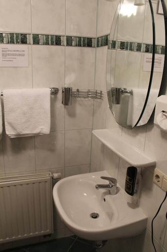 Bathroom 5, Hotel Selliner Hof, Vorpommern-Rügen
