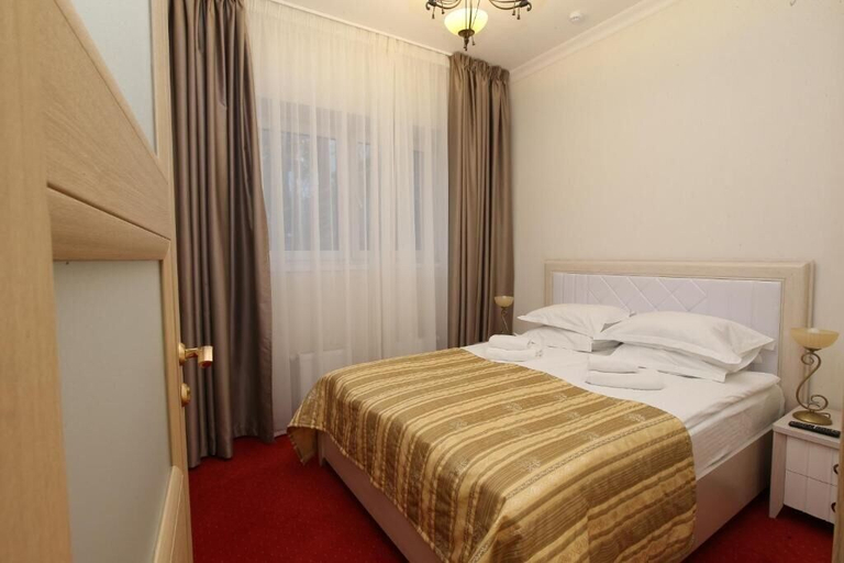 Bedroom 2, Universal Hotel, Svetlogorsk