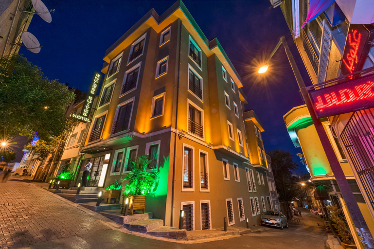 Exterior & Views