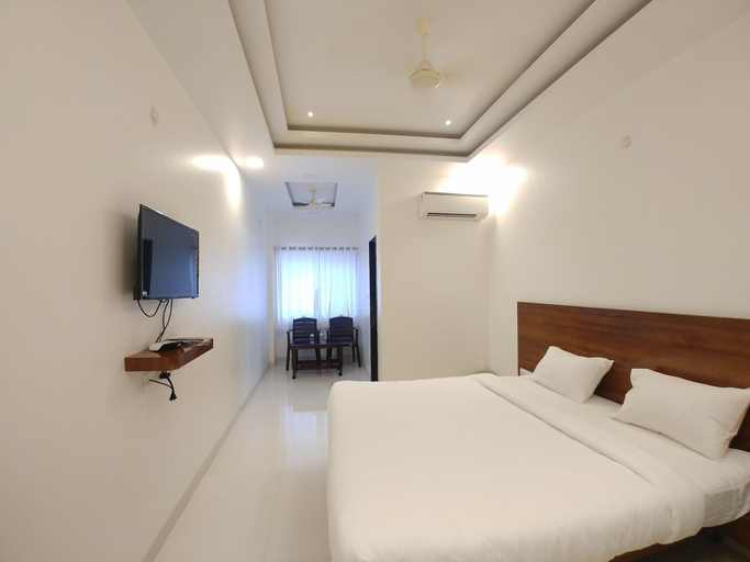 Bedroom 3, Hotel Jagadguru, Pune