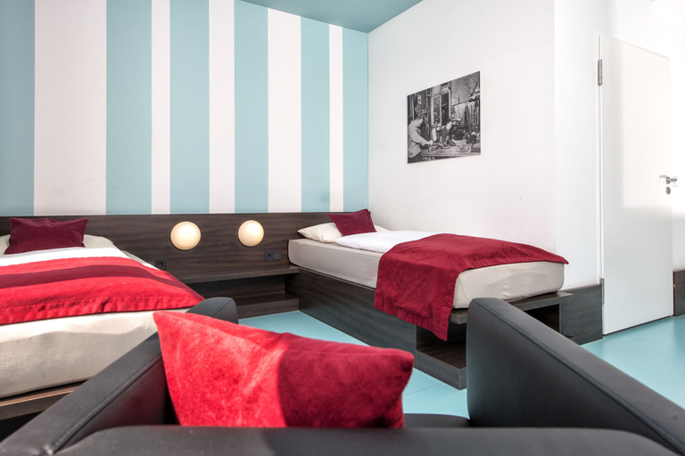 Bedroom 3, Hotel Grenzfall Berlin, Berlin
