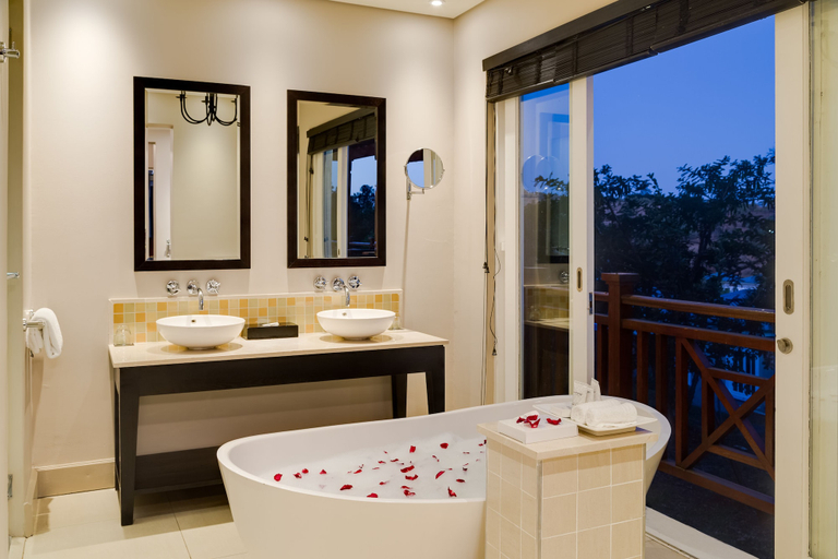 Bathroom 5, Mount Grace Hotel & Spa, West Rand