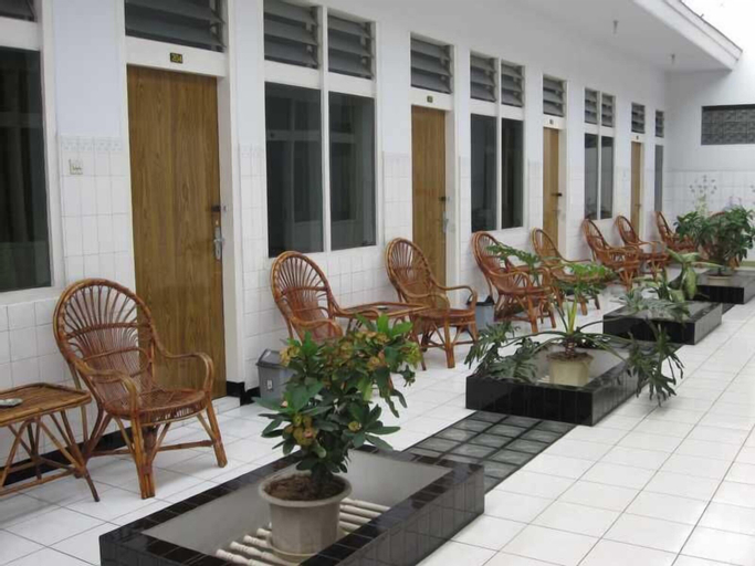 Exterior & Views 4, Hotel Tosari, Malang