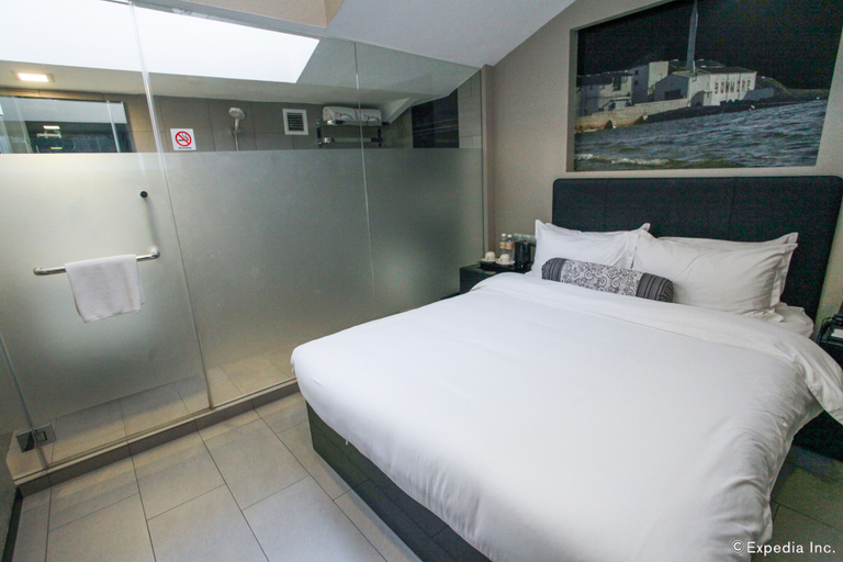 Bedroom 5, The Southbridge Hotel, Singapura