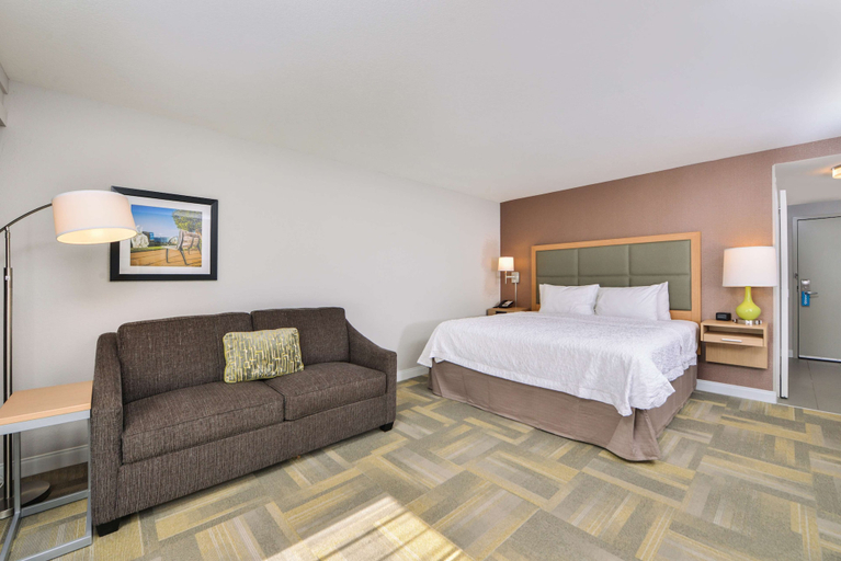 Bedroom 3, Hampton Inn & Suites Altoona-Des Moines, Polk