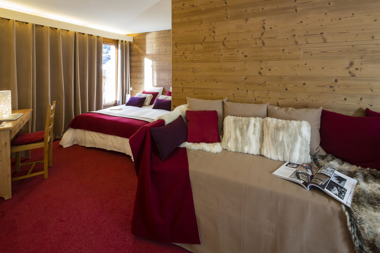 Bedroom 3, Hotel du Bourg, Savoie
