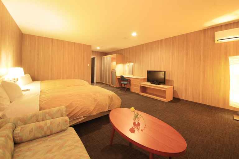 Bedroom 4, Yutorelo Karuizawa Hotel, Karuizawa