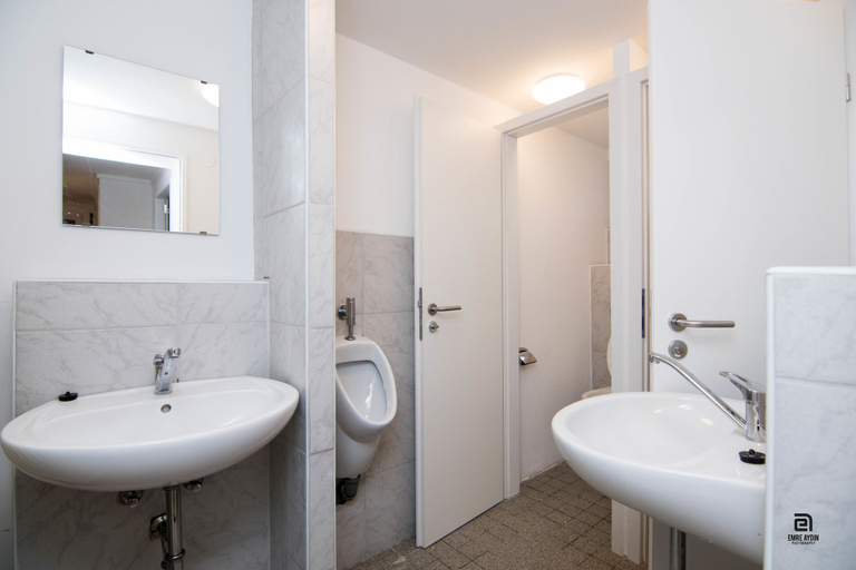 Bathroom 5, Skyhostel Friedrichshafen, Bodenseekreis