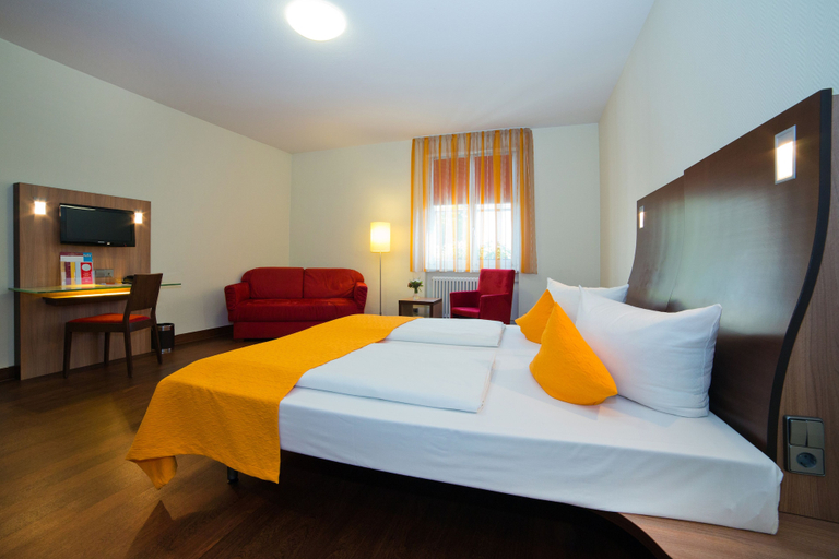 Bedroom 2, Stadthotel Freiburg, Freiburg im Breisgau