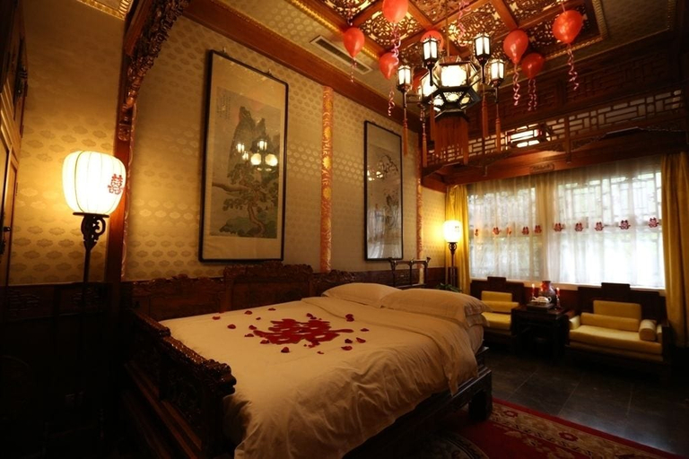 Bedroom 2, Han's Royal Garden Hotel, Beijing