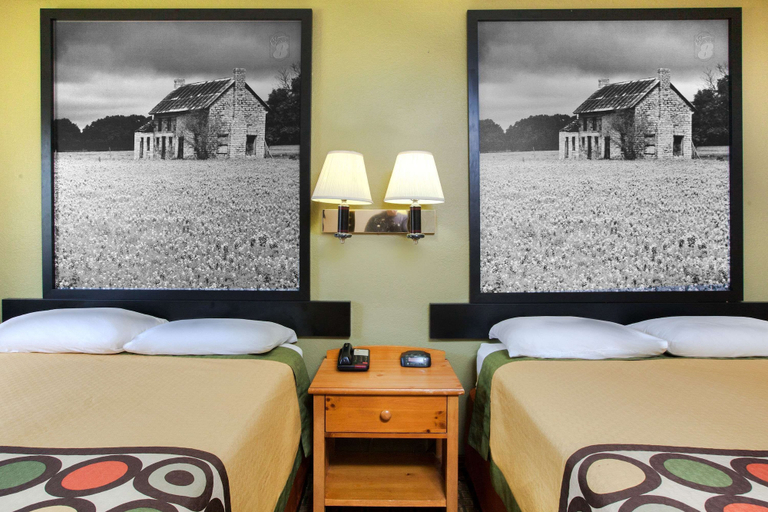 Bedroom 4, Super 8 by Wyndham Sherman, Grayson