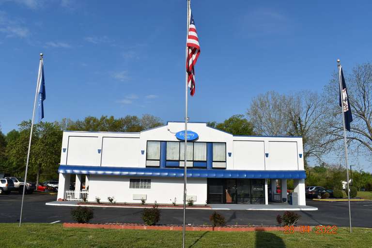 Exterior & Views 5, Economy Inn, James City