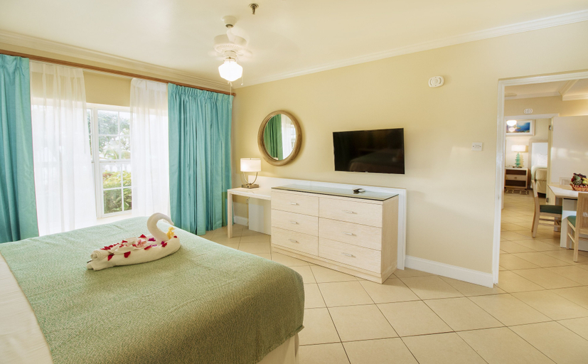 Bedroom 3, Bay Gardens Beach Resort and Spa