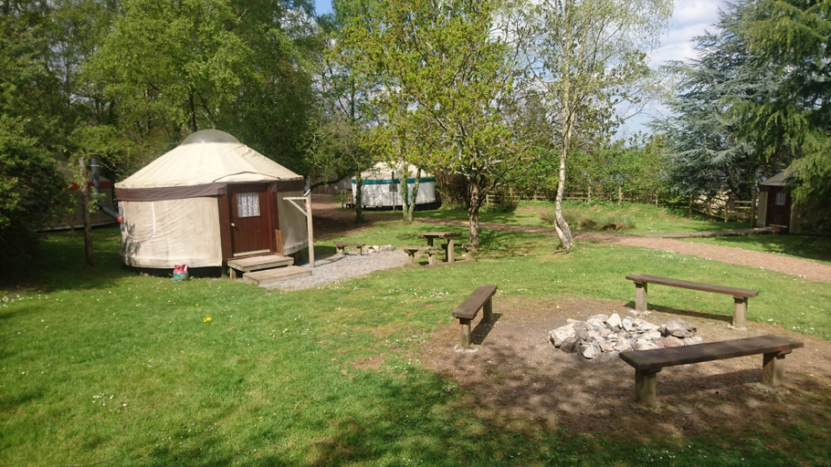 Others 4, Yurtcamp Devon, Devon