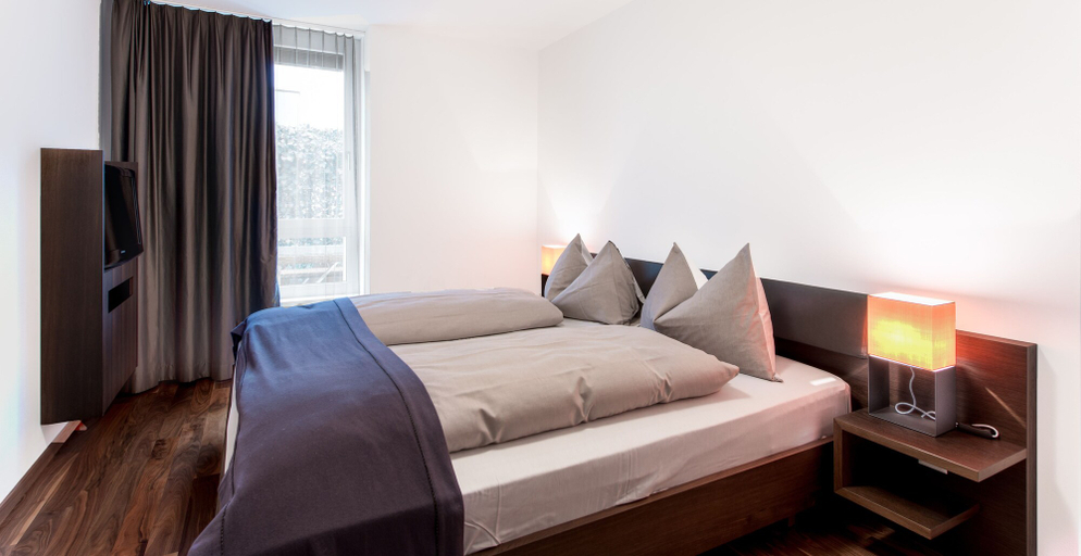 Bedroom 4, Small Luxury Hotel Wellnesshotel Golfpanorama, Kreuzlingen
