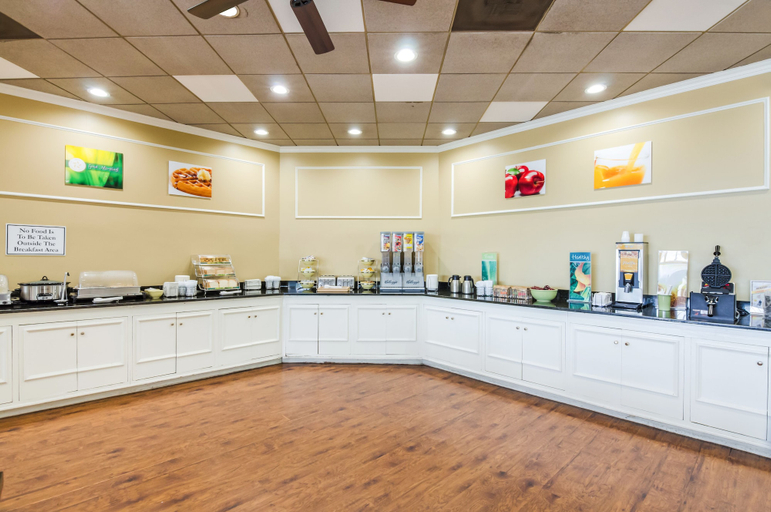 Food & Drinks 5, Quality Inn Roanoke Airport, Roanoke