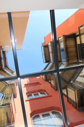 Exterior & Views 10