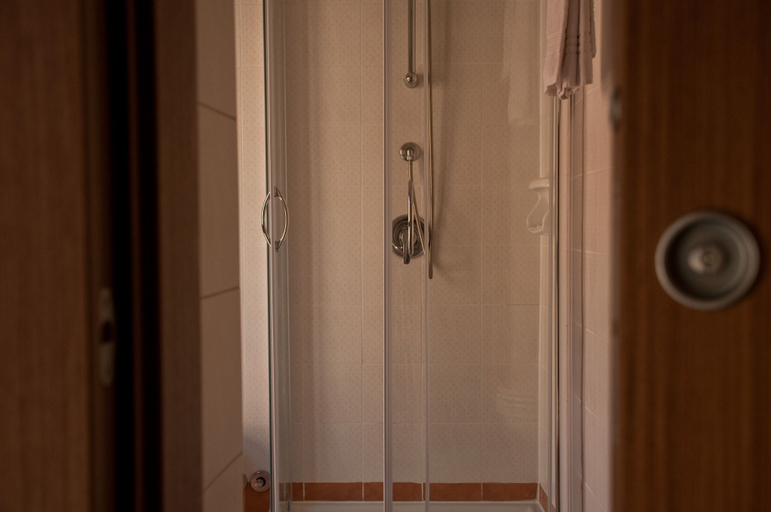 Bathroom 4, Hotel Concordia, Rome