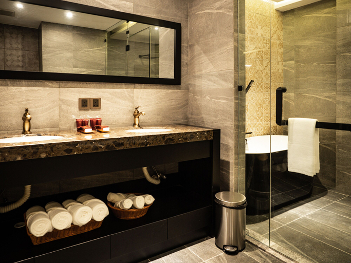 Bathroom 4, KK Times Square Hotel, Kota Kinabalu