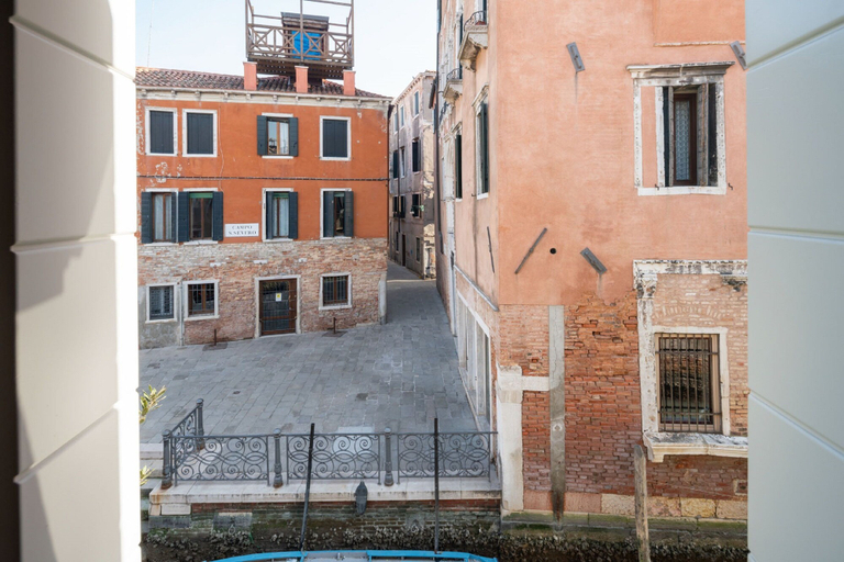 Others 5, Apartments in San Marco with Canal View by Wonderful Italy, Venezia