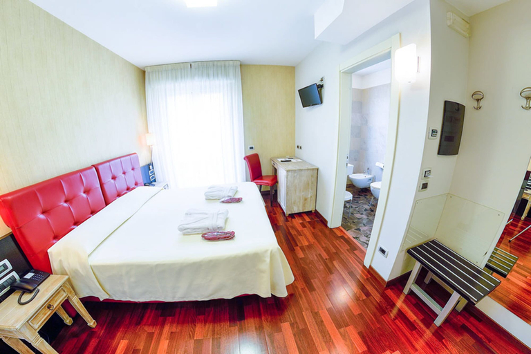 Bedroom 2, Hotel Victoria, Pescara