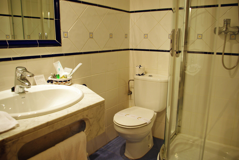Bathroom 3, Hotel Llafranch, Girona