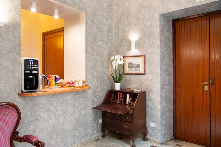 Others 5, Welcome House, Rome