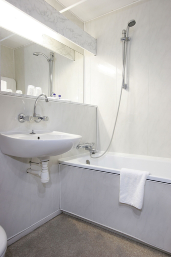 Bathroom 3, Brit Hotel Vallee du Lot, Lot-et-Garonne