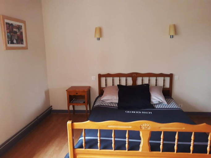 Bedroom 2, Auberge Saint Aubin, Allier