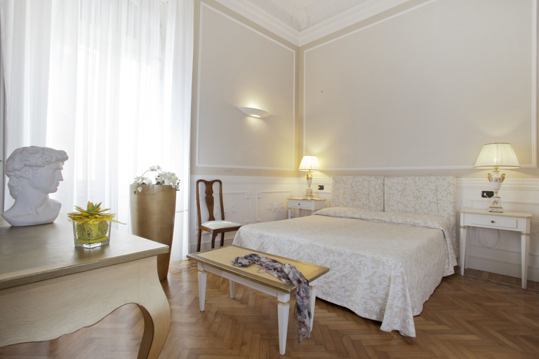 Bedroom 5, Palazzo Lombardo, Florence