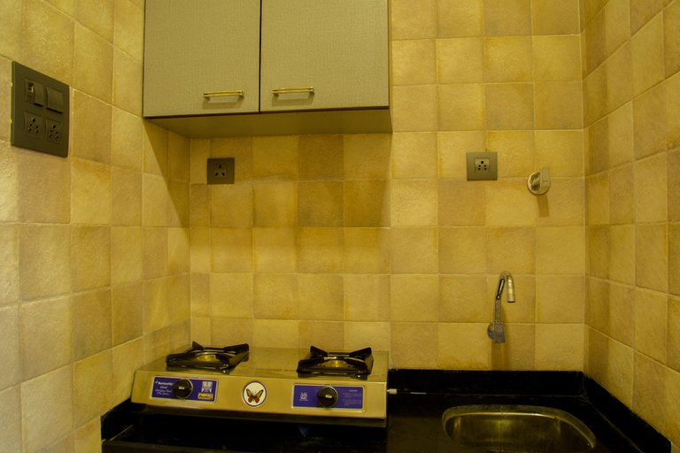 Others 5, Hotel Tourister, Mumbai City