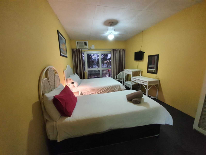 Bedroom 4, Hotel Riviera, eThekwini