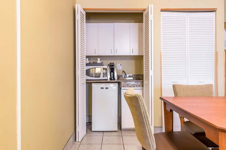 dining_room 3