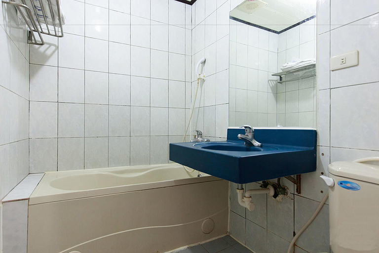 Bathroom 4, Dajenshan Hotel, Pingtung