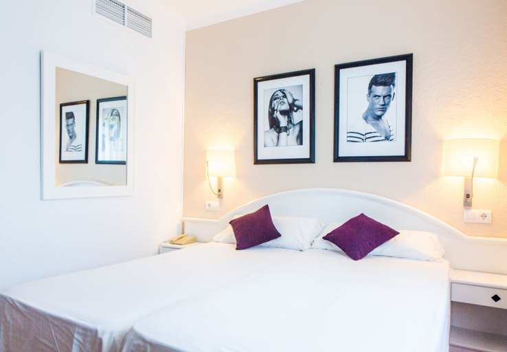 Bedroom 3, Hotel Navia Santa Ponsa, Baleares