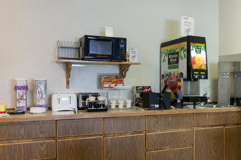 Food & Drinks 5, Rodeway Inn Wahpeton, Richland